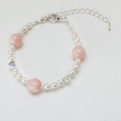 Ferskvannsperle armbånd med rosa detaljer